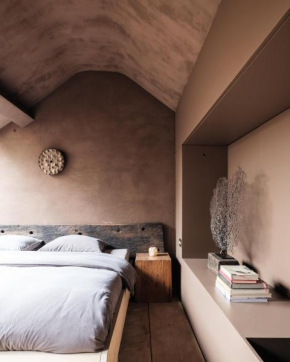 Shelter 7